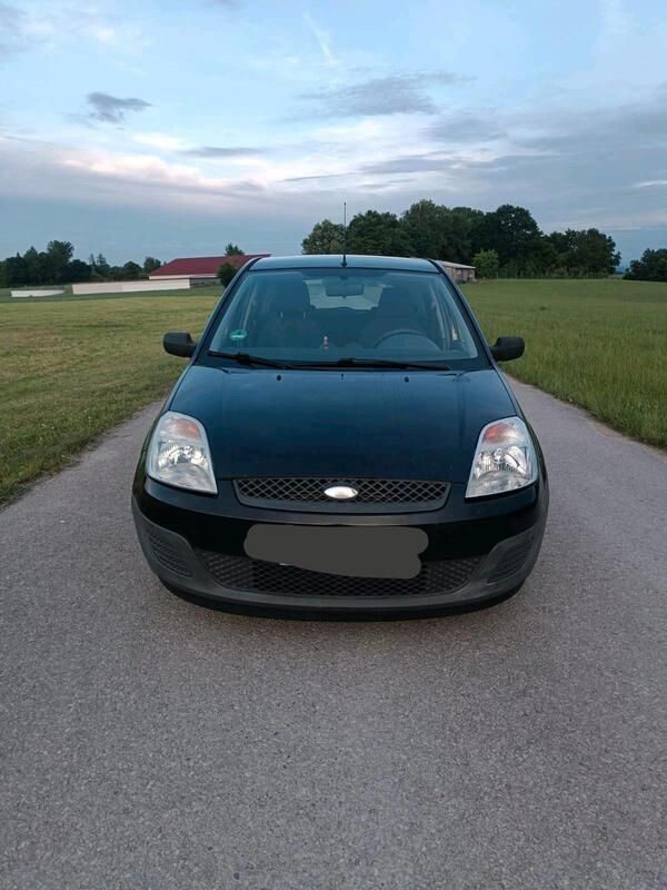 Blau Gebraucht 2006 Ford Fiesta Kleinwagen | 300 € (Superpreis) - Bild 1/4