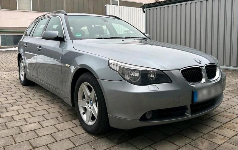 Gebraucht BMW 520 163 PS (119 kW) 2005 Grau Kombi