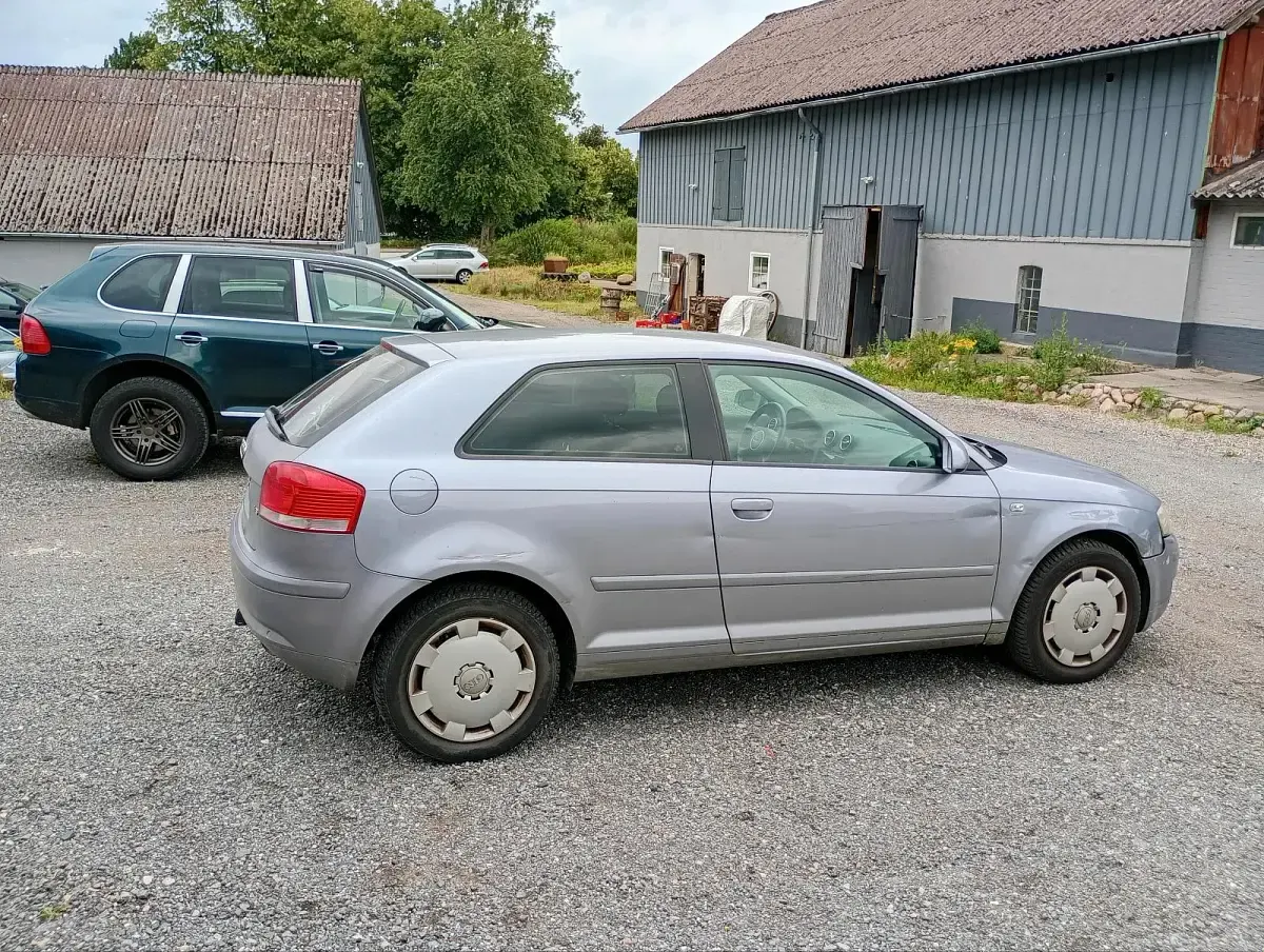 Gebraucht Audi A3 101 PS (74 kW) 2004 Blau Kleinwagen
