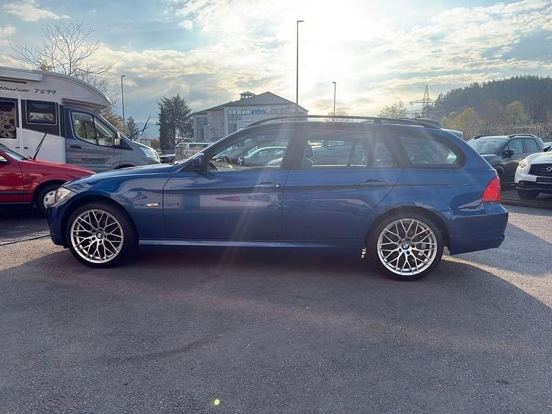 Gebraucht BMW 318 143 PS (105 kW) 2010 Blau Kombi