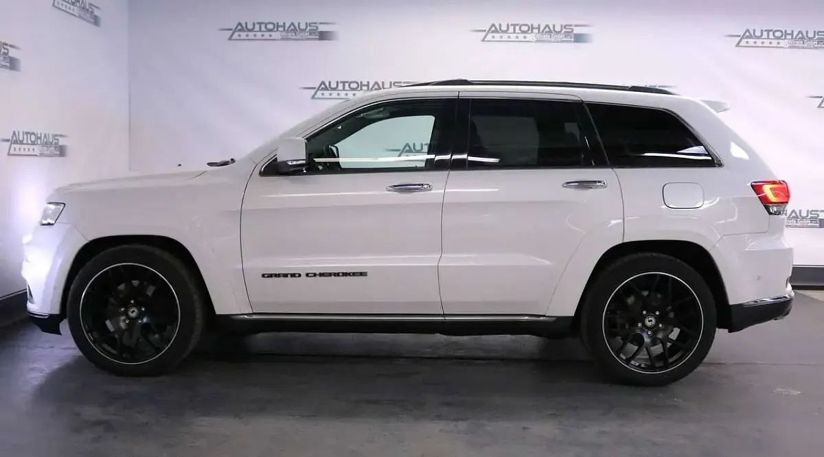 Gebraucht Jeep Grand Cherokee Summit 250 PS (183 kW) 2020 Ivory 3 coat SUV