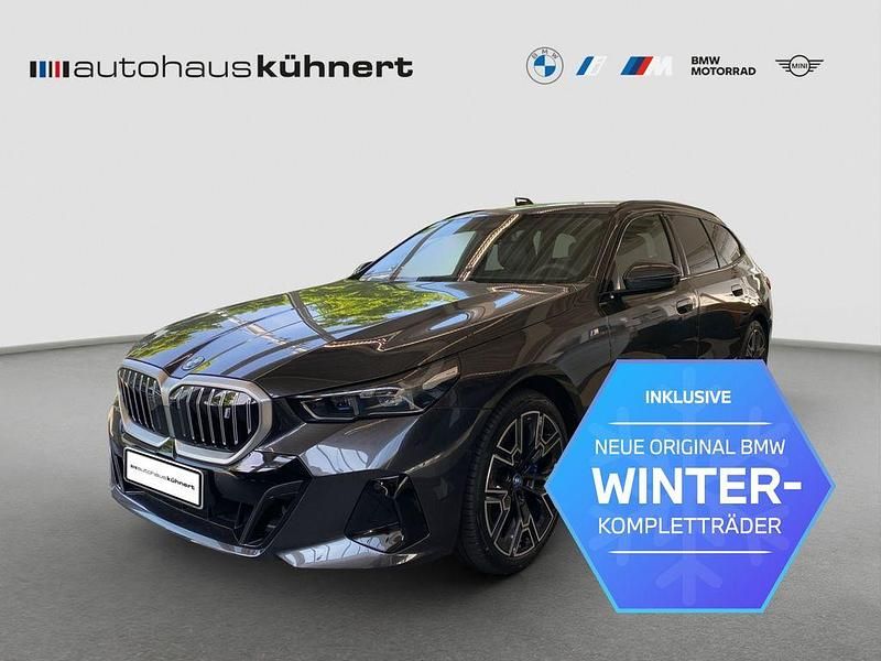 Sophistograu brillanteffekt me Gebraucht 2025 BMW i5 M Sport Limousine | 68.785 € (Guter Preis) - Bild 1/4