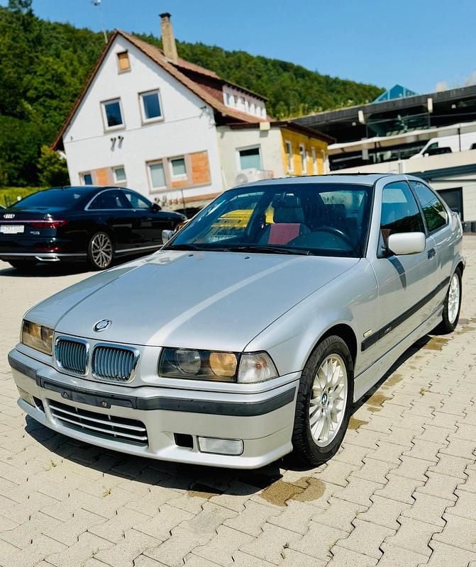 Silber Gebraucht 1999 BMW 323 Compact M Sport Kleinwagen | 7.999 € (Etwas zu teuer) - Bild 1/4