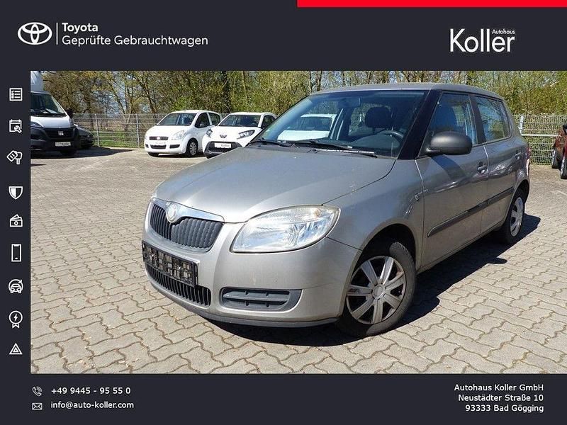 Gebraucht Skoda Fabia Classic 69 PS (50 kW) 2009 Silber Limousine