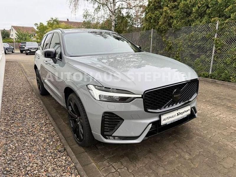 Neu Volvo XC60 Plus 250 PS (183 kW) 2025 Grau SUV
