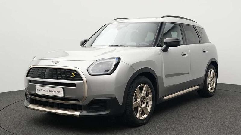 Grau Gebraucht 2024 Mini Countryman Favoured SUV | 38.562 € (Superpreis) - Bild 1/4
