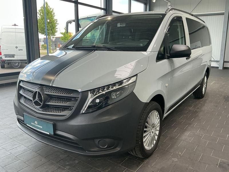 Gebraucht Mercedes Vito 163 PS (119 kW) 2023 (silbergrau) Van