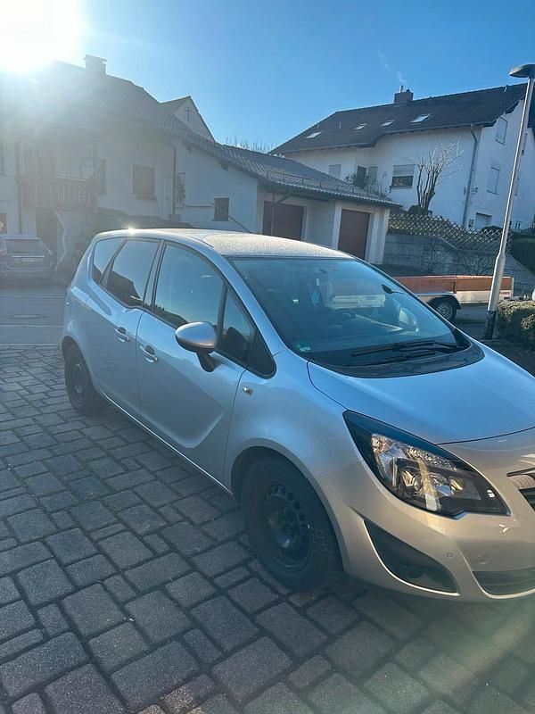 Gebraucht Opel Meriva 120 PS (88 kW) 2011 Silber Van / Kleinbus