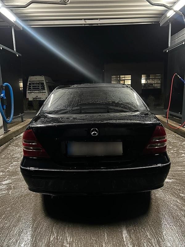 Gebraucht Mercedes 220 143 PS (105 kW) 2003 Schwarz Limousine