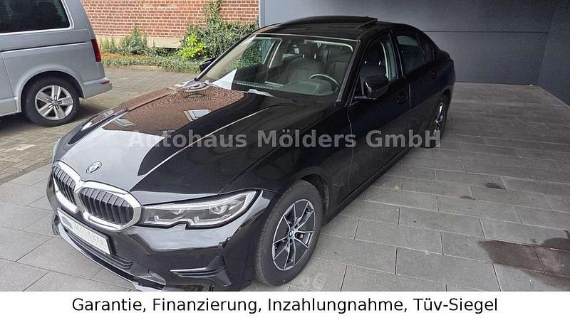 Saphirschwarzmetallic Gebraucht 2020 BMW 318 Limousine | 20.950 € (Fairer Preis) - Bild 1/4