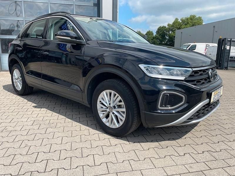 Schwarz Gebraucht 2024 VW T-Roc Life SUV | 25.490 € (Superpreis) - Bild 1/4