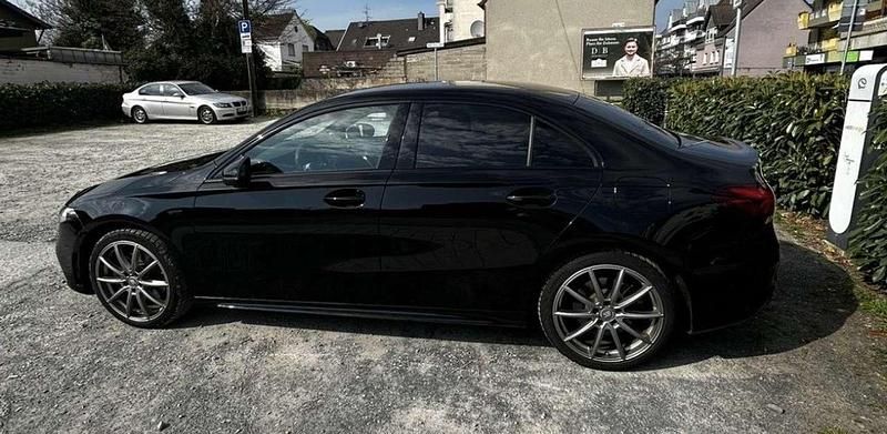 Gebraucht Mercedes A250 Edition 160 PS (117 kW) 2020 Schwarz Limousine