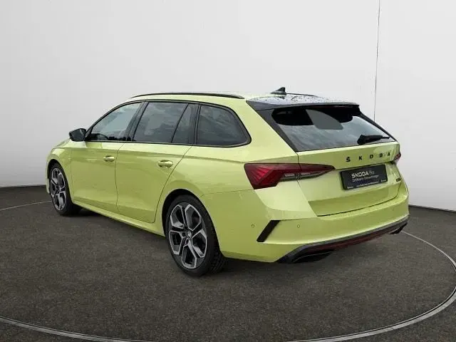 Gebraucht Skoda Octavia RS 200 PS (147 kW) 2024 Pistachio grün Kombi