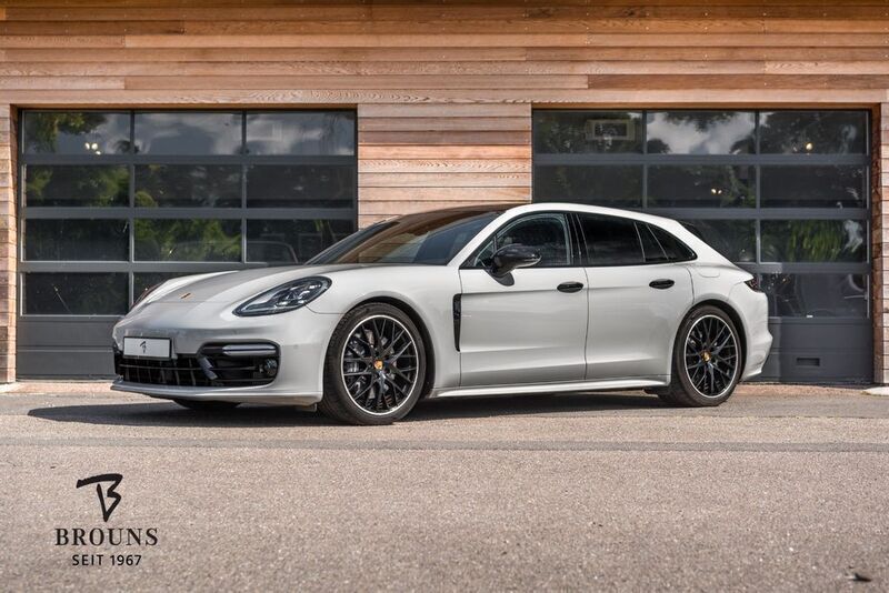 Grau Gebraucht 2018 Porsche Panamera Sport Turismo Limousine | 67.950 € (Teuer) - Bild 1/4