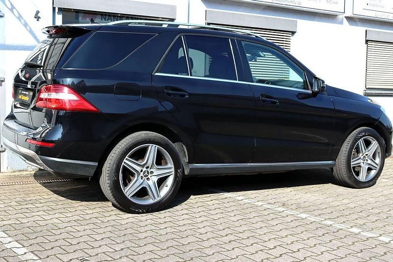 Gebraucht Mercedes ML350 258 PS (189 kW) 2015 Schwarz SUV