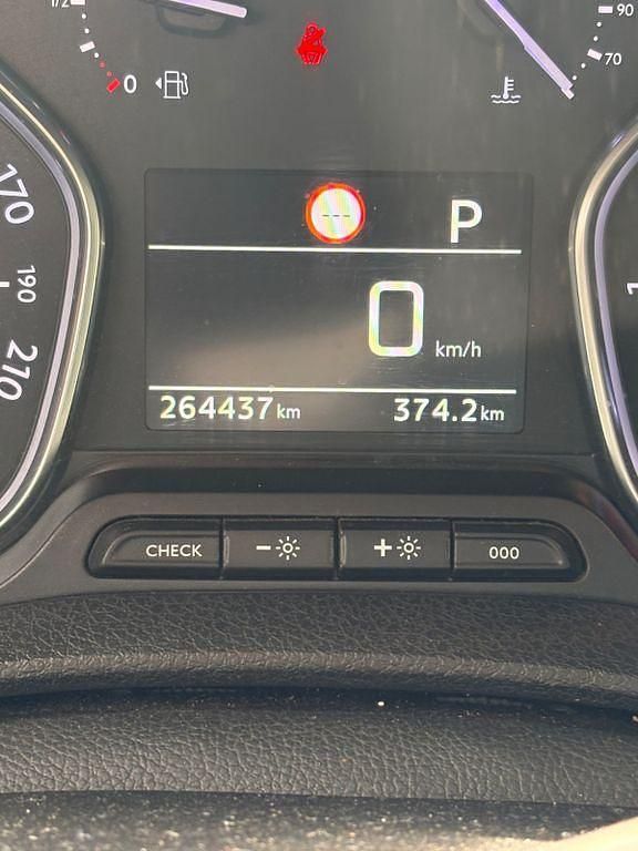 Gebraucht Peugeot Expert 177 PS (130 kW) 2017 Silber Van