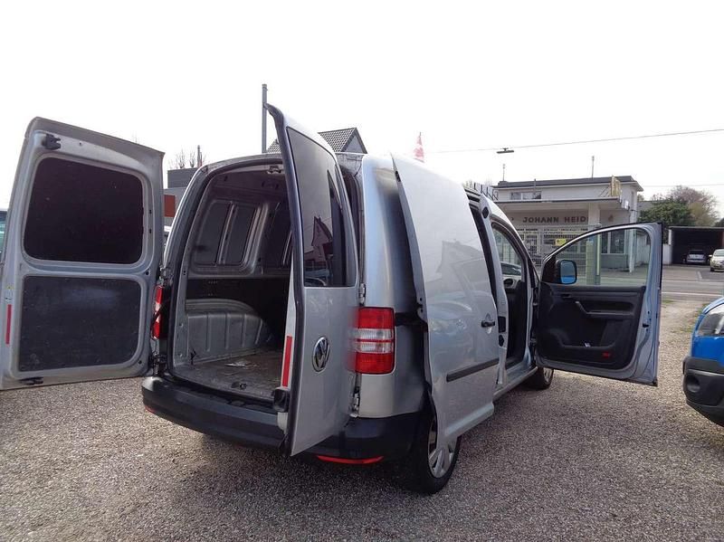 Second-hand VW Caddy 140 CP (102 kW) 2014 Argintiu Monovolum