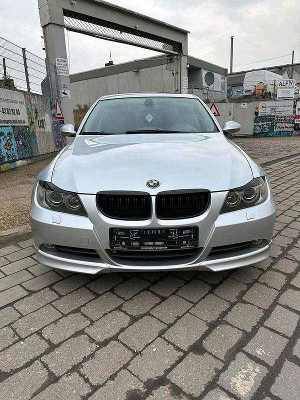 Gebraucht BMW 325 218 PS (160 kW) 2005 Silber Limousine