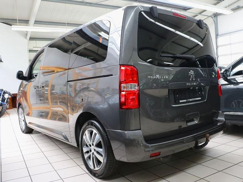Gebraucht Peugeot Traveller Allure 177 PS (130 kW) 2022 Grau Van / Kleinbus