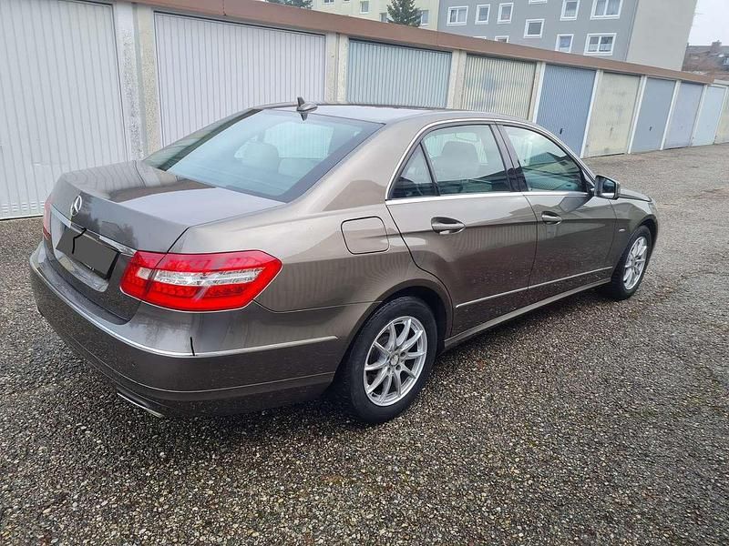 Gebraucht Mercedes E300 231 PS (169 kW) 2012 Grau Limousine