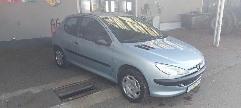 Gebraucht Peugeot 206 60 PS (44 kW) 2001 Grau