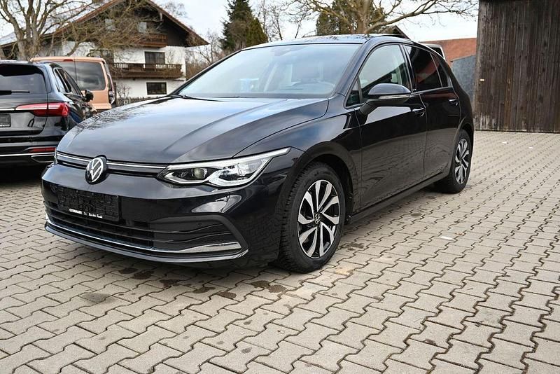 Gebraucht VW Golf VIII Active 150 PS (110 kW) 2022 Schwarz Limousine