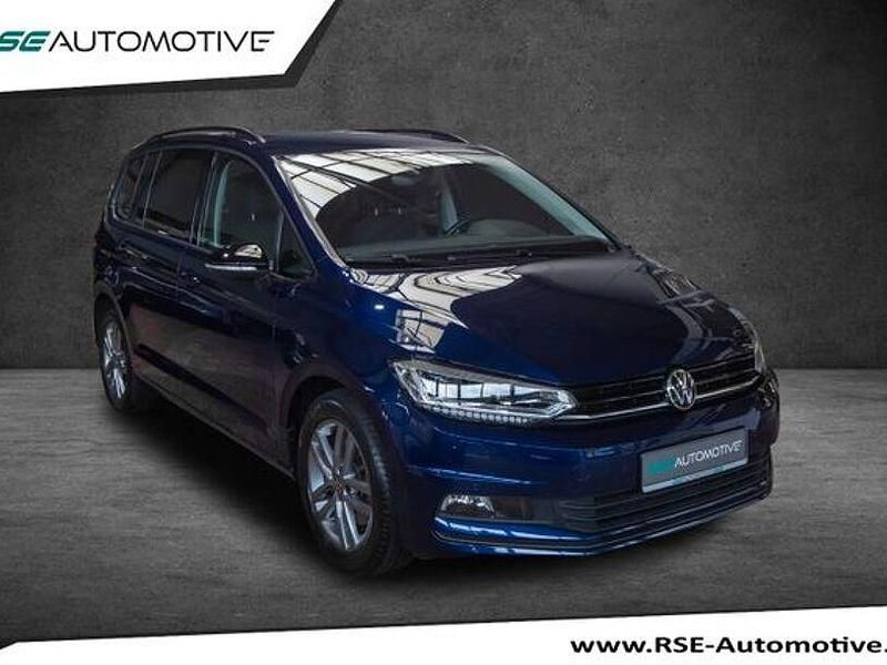 Gebraucht VW Touran Highline 150 PS (110 kW) 2020 Blau Van / Kleinbus