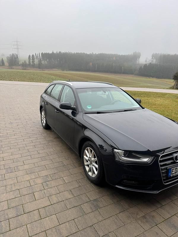 Second-hand Audi A4 Comfort 179 CP (131 kW) 2014 Negru Break