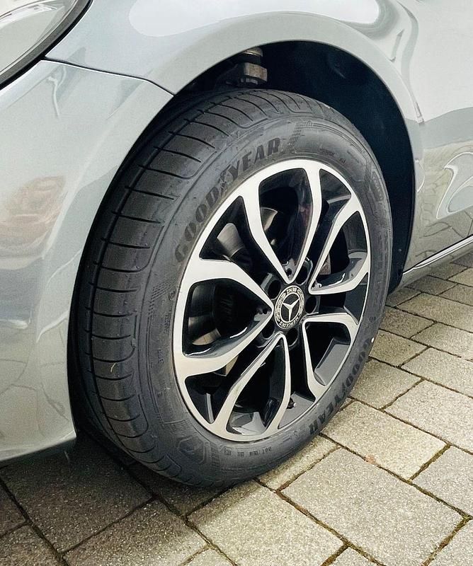 Gebraucht Mercedes C200 Avantgarde 184 PS (135 kW) 2017 Grau Kombi