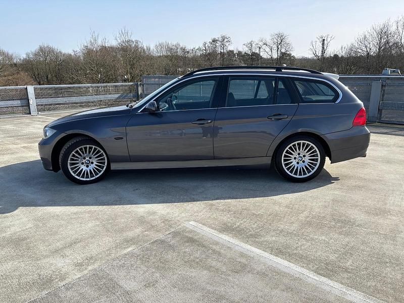 Gebraucht BMW 325 218 PS (160 kW) 2006 Grau Kombi