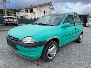 Grün Gebraucht 1996 Opel Corsa Limousine | 1.250 € (Fairer Preis) - Bild 1/4
