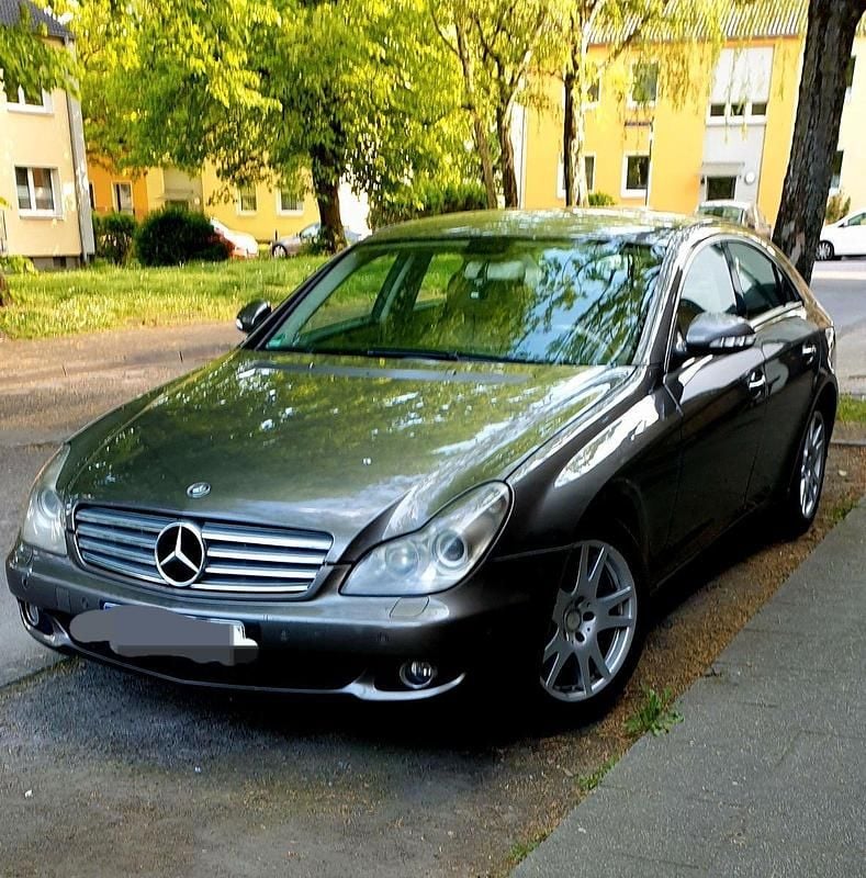 Grau Gebraucht 2006 Mercedes 320 Coupé | 3.500 € - Bild 1/4
