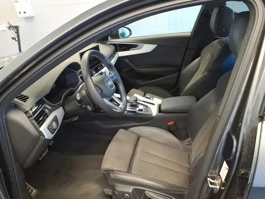 Gebraucht Audi A4 S-Line 204 PS (150 kW) 2023 Grau Kombi