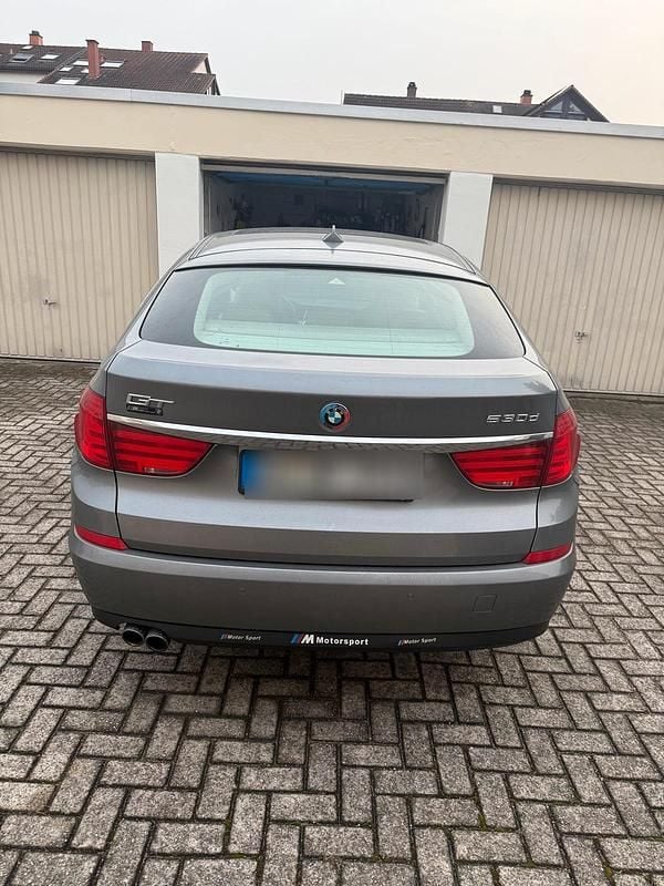 Gebraucht BMW 530 245 PS (180 kW) 2010 Grau Limousine