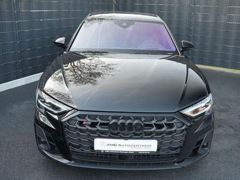 Gebraucht Audi S8 Ambiente 571 PS (419 kW) 2023 Andere Limousine