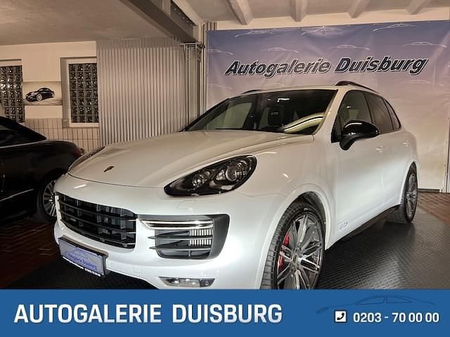 Pure white Gebraucht 2018 Porsche Cayenne GTS SUV | 54.800 € (Teuer) - Bild 1/4