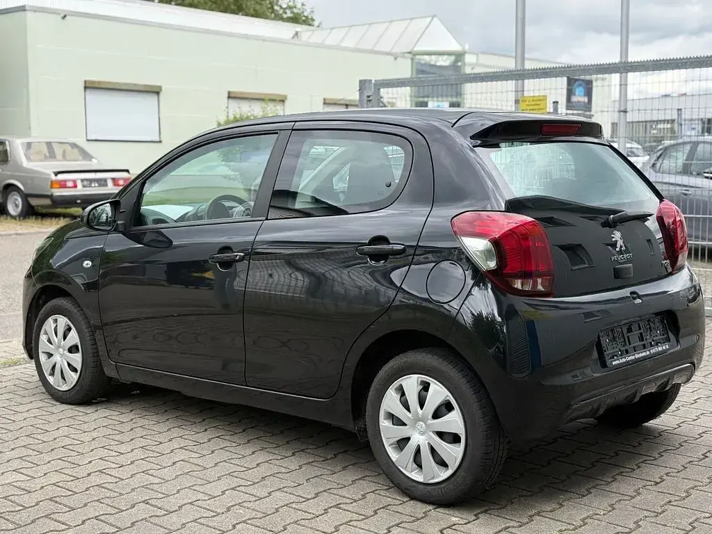 Gebraucht Peugeot 108 Active 72 PS (52 kW) 2022 Schwarz Limousine