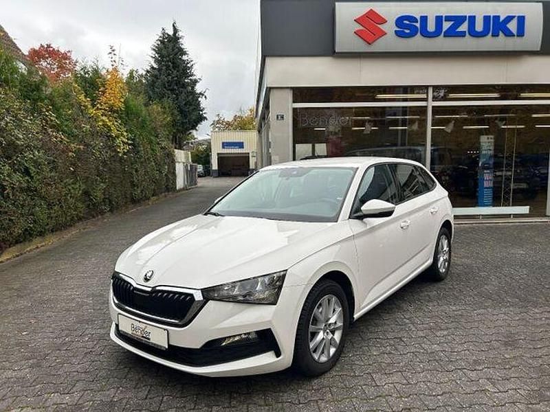 Weiß Gebraucht 2020 Skoda Scala Ambition Kleinwagen | 15.700 € (Fairer Preis) - Bild 1/4