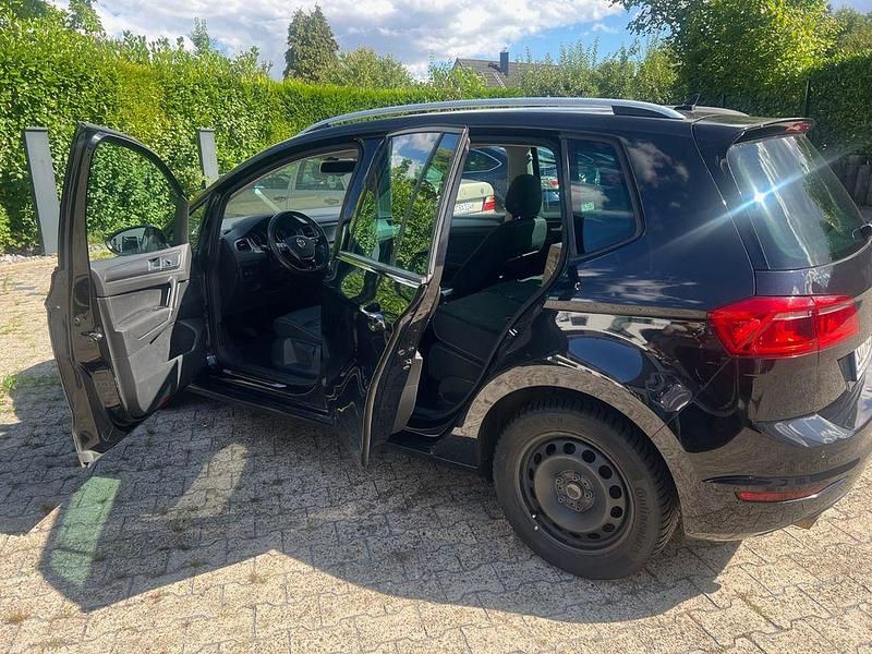 Schwarz Gebraucht 2016 VW Golf Sportsvan Allstar Van / Kleinbus | 9.500 € (Fairer Preis) - Bild 1/4