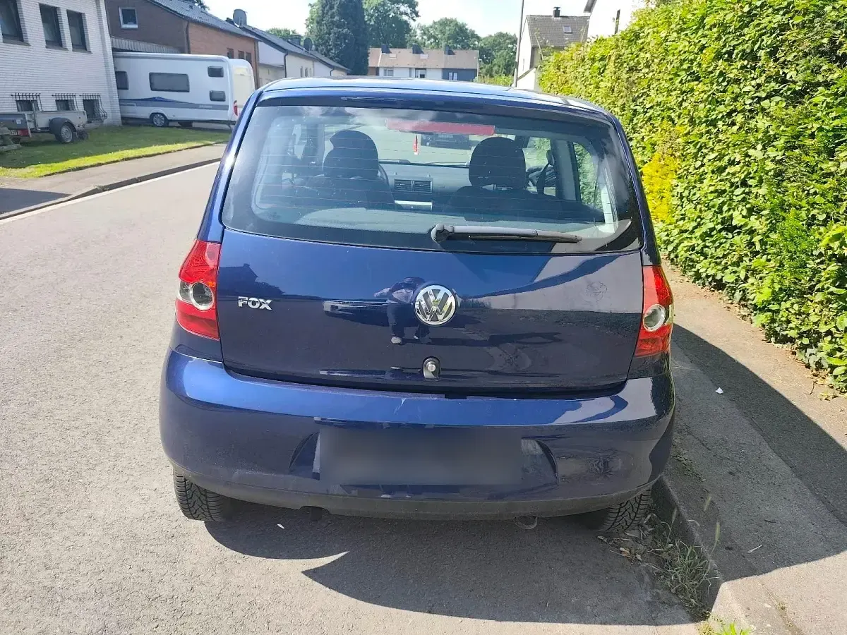 Gebraucht VW Fox 60 PS (44 kW) 2004 Blau Kleinwagen