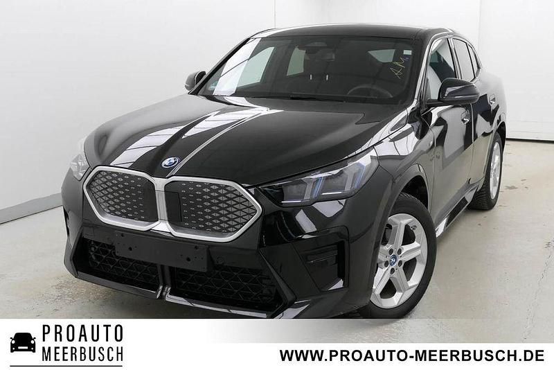 Black sapphire Gebraucht 2024 BMW iX2 M Sport SUV | 39.999 € (Fairer Preis) - Bild 1/4