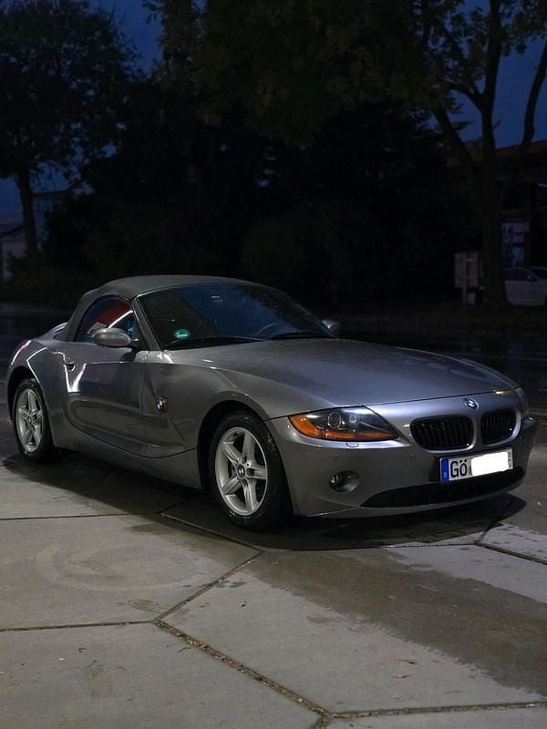 Silber Gebraucht 2003 BMW Z4 Cabrio | 9.500 € (Superpreis) - Bild 1/4