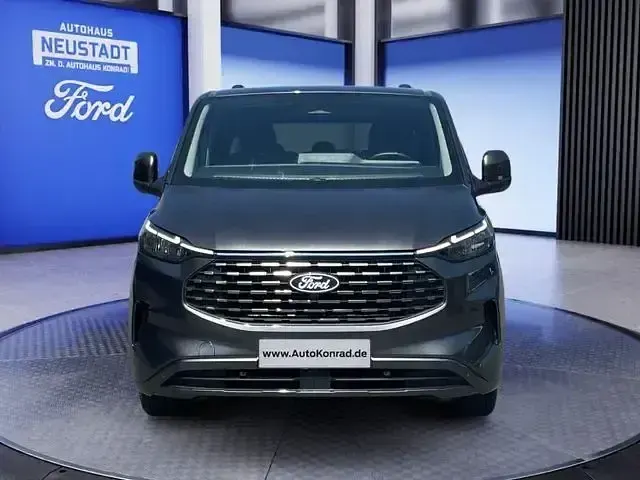 Gebraucht Ford Tourneo Custom Titanium 136 PS (100 kW) 2025 Magnetic metallic Van