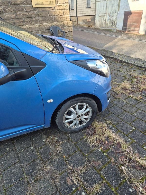 Gebraucht Chevrolet Spark 82 PS (60 kW) 2013 Blau Kleinwagen