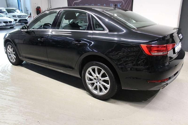 Gebraucht Audi A4 Sport 150 PS (110 kW) 2017 Brillantschwarz Limousine