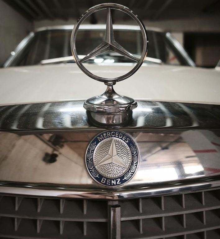 Gebraucht Mercedes C280 185 PS (136 kW) 1975 Beige Limousine