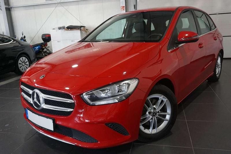 Jupiterrot unilack Gebraucht 2019 Mercedes B180 Style Van / Kleinbus | 15.995 € (Guter Preis) - Bild 1/4