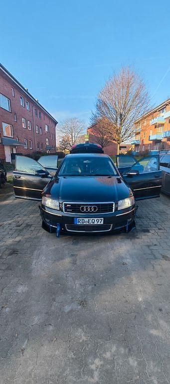 Schwarz Gebraucht 2004 Audi A8 Limousine | 3.900 € (Superpreis) - Bild 1/4