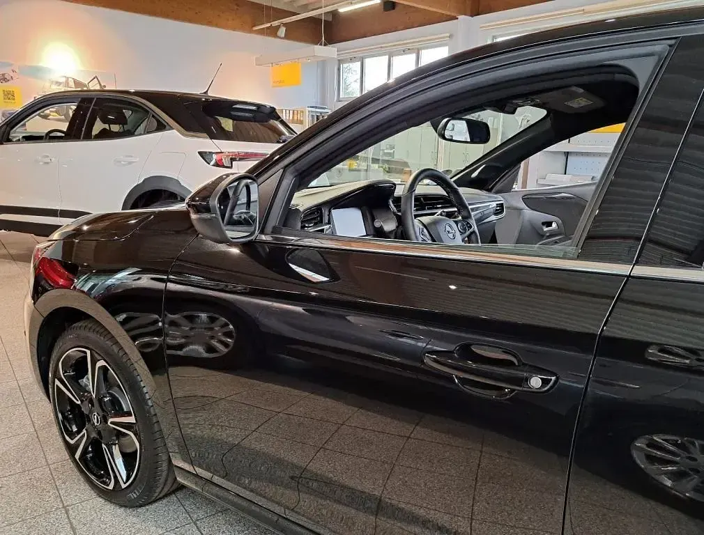 Gebraucht Opel Corsa Ultimate 131 PS (96 kW) 2022 Karbon schwarz metallic Kleinwagen