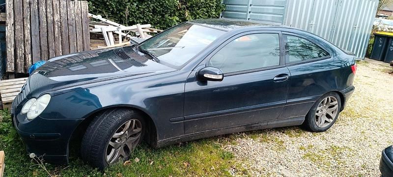 Gebraucht Mercedes C230 197 PS (144 kW) 2002 Schwarz Limousine